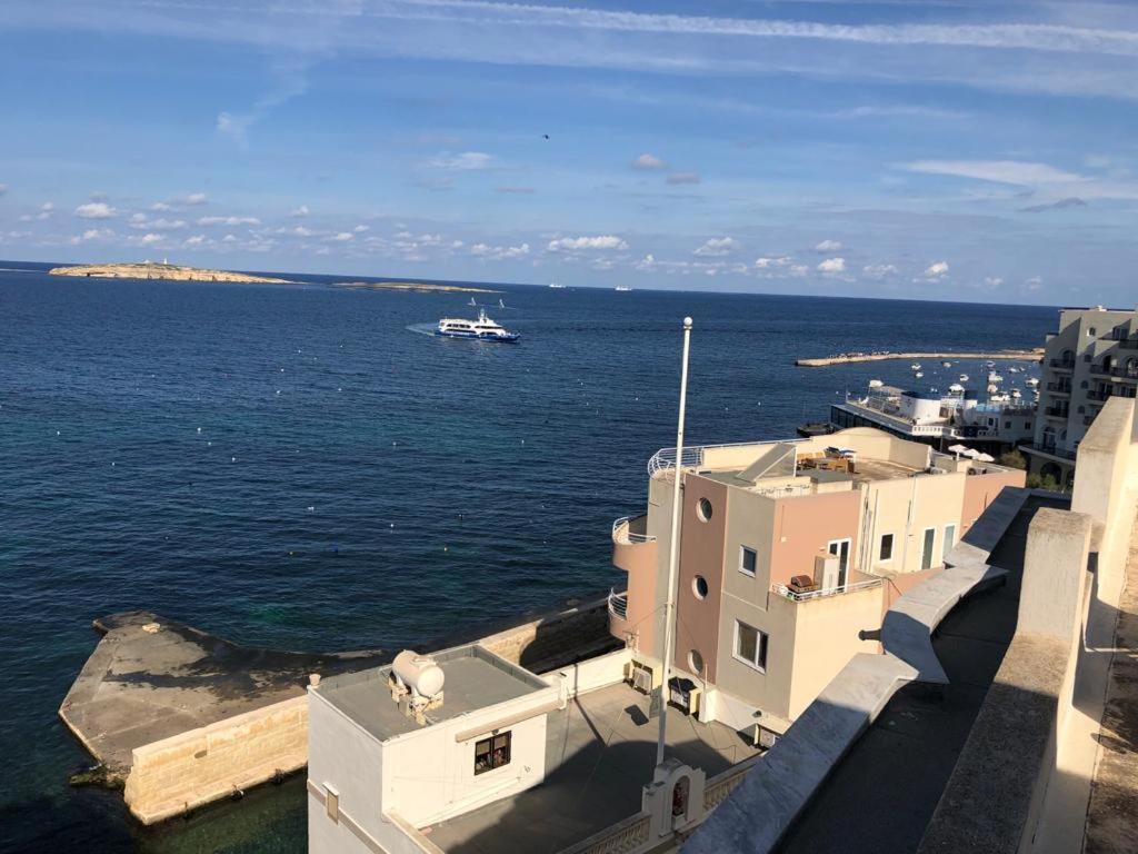 The Sea Across The Road Penthouse 5 Appartement St. Paul's Bay Buitenkant foto